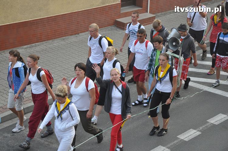 Pielgrzymi z Kościerzyny idący na Jasną Górę nocowali w Szubinie