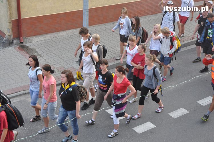 Pielgrzymi z Kościerzyny idący na Jasną Górę nocowali w Szubinie
