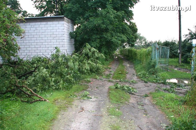 Pięć minut nawałnicy, usuwanie zniszczeń trwało do późnych godzin nocnych