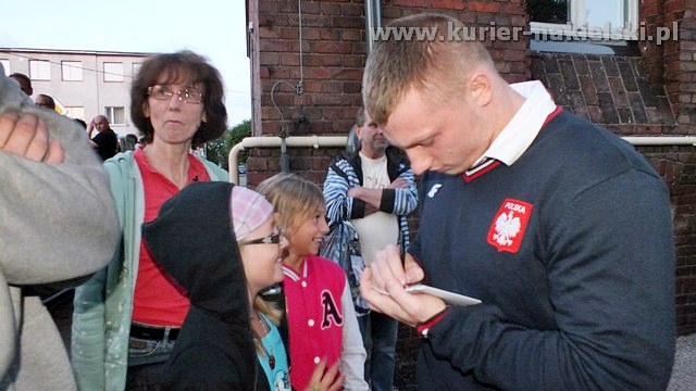 Adrian i Tomasz Zielińscy są już w Mroczy. Owacyjne powitanie