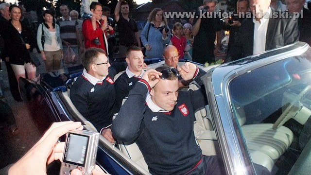 Adrian i Tomasz Zielińscy są już w Mroczy. Owacyjne powitanie