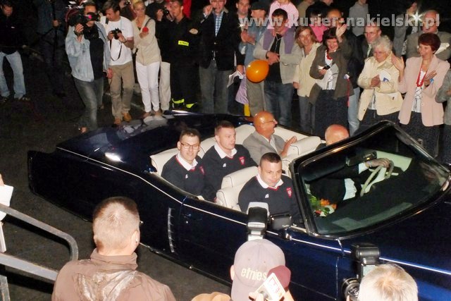 Adrian i Tomasz Zielińscy są już w Mroczy. Owacyjne powitanie