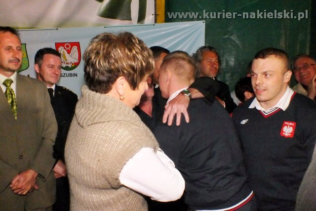 Adrian i Tomasz Zielińscy są już w Mroczy. Owacyjne powitanie
