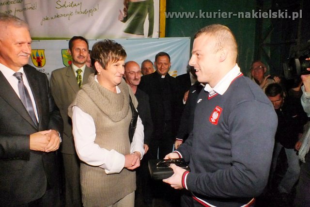 Adrian i Tomasz Zielińscy są już w Mroczy. Owacyjne powitanie