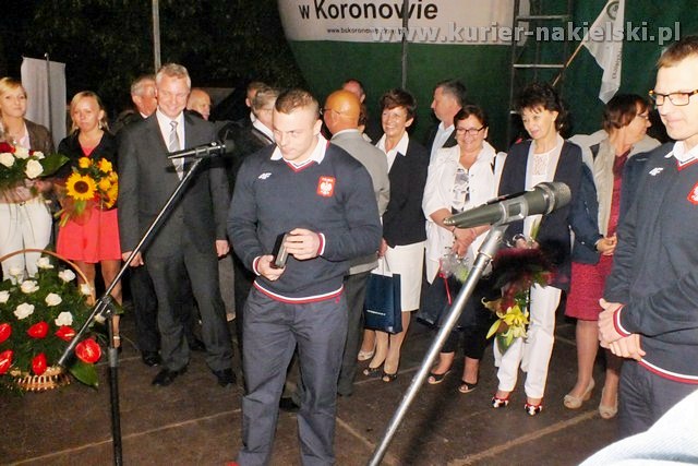 Adrian i Tomasz Zielińscy są już w Mroczy. Owacyjne powitanie