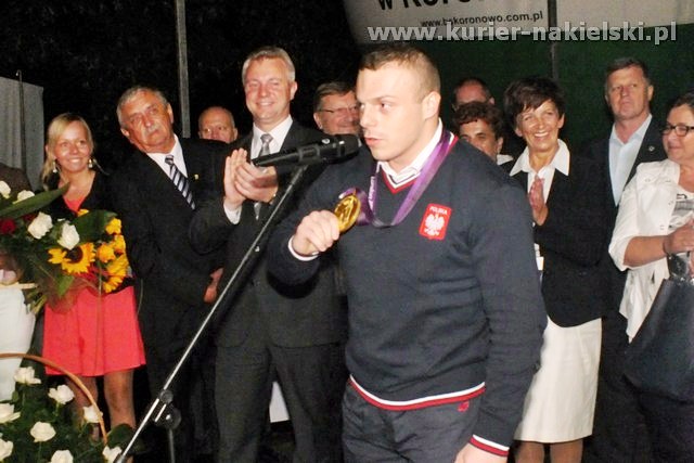 Adrian i Tomasz Zielińscy są już w Mroczy. Owacyjne powitanie
