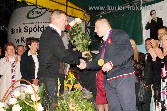 Adrian i Tomasz Zielińscy są już w Mroczy. Owacyjne powitanie