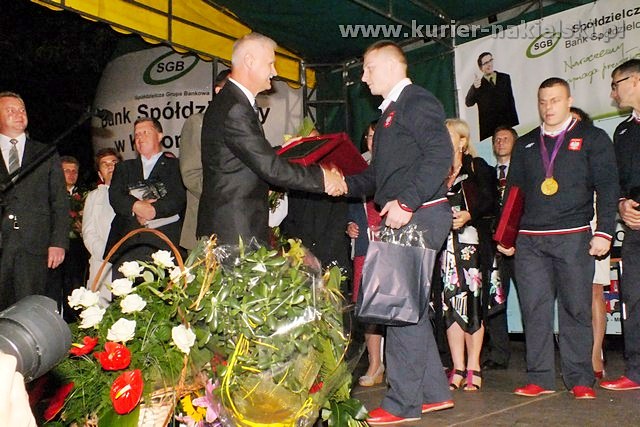 Adrian i Tomasz Zielińscy są już w Mroczy. Owacyjne powitanie
