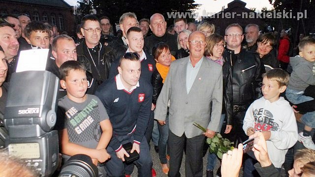 Adrian i Tomasz Zielińscy są już w Mroczy. Owacyjne powitanie