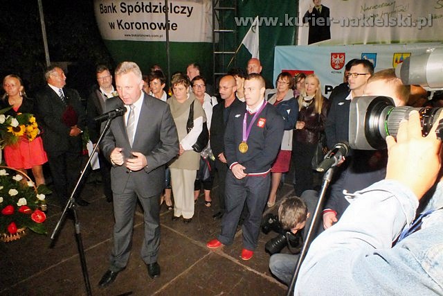 Adrian i Tomasz Zielińscy są już w Mroczy. Owacyjne powitanie