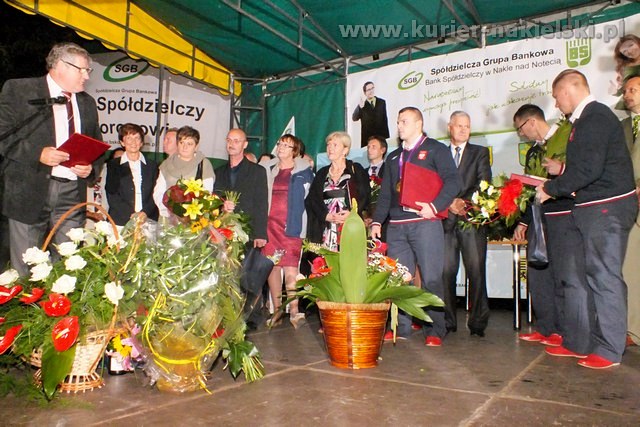 Adrian i Tomasz Zielińscy są już w Mroczy. Owacyjne powitanie