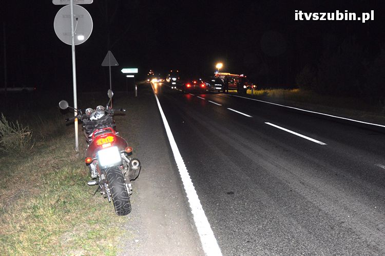 Niegroźne zdarzenie drogowe z udziałem motocyklisty