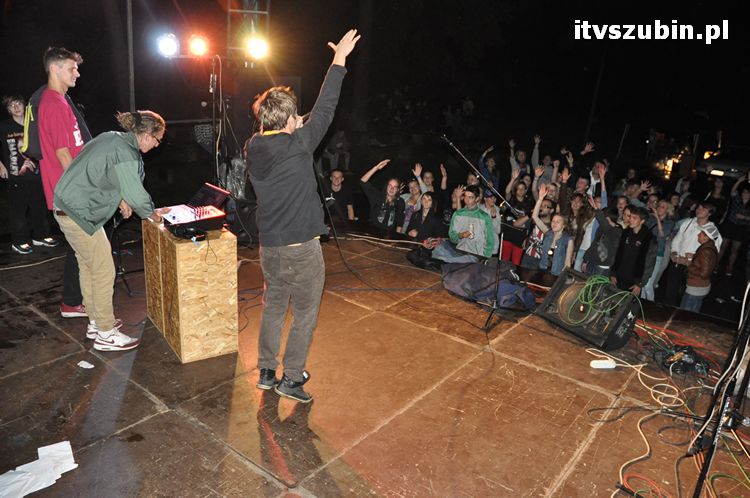 Deszczowy koncert na zakończenie Wakacji 2012