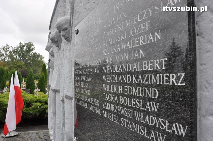 73. rocznica wybuchu II Wojny Światowej upamiętniona wiązankami kwiatów