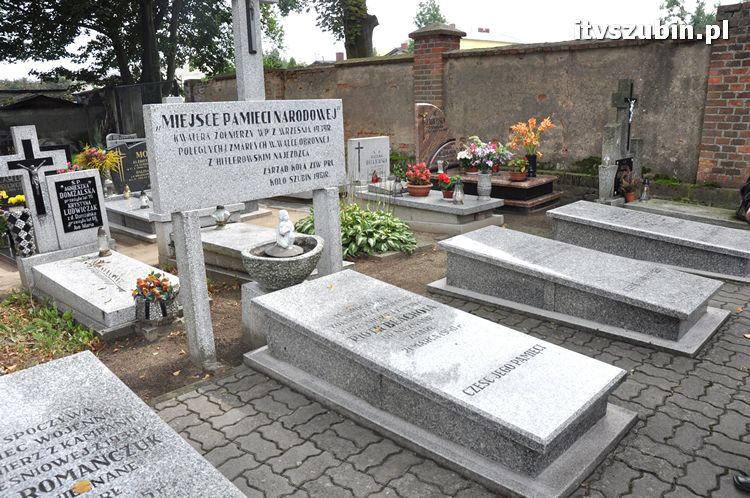 73. rocznica wybuchu II Wojny Światowej upamiętniona wiązankami kwiatów