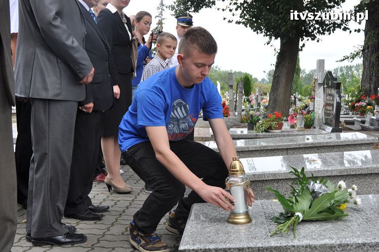73. rocznica wybuchu II Wojny Światowej upamiętniona wiązankami kwiatów