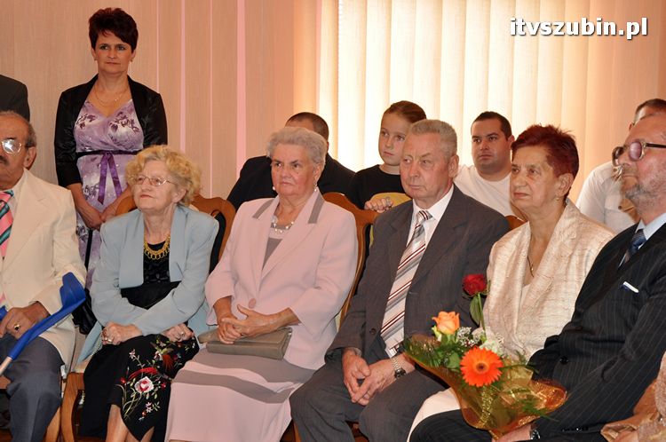 Sześć par za długoletnie pożycie małżeńskie otrzymało medal nadany przez Prezydenta RP