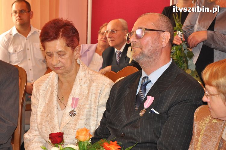 Sześć par za długoletnie pożycie małżeńskie otrzymało medal nadany przez Prezydenta RP