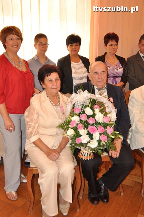 Sześć par za długoletnie pożycie małżeńskie otrzymało medal nadany przez Prezydenta RP
