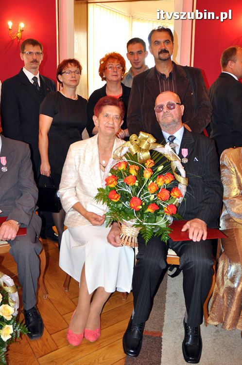 Sześć par za długoletnie pożycie małżeńskie otrzymało medal nadany przez Prezydenta RP