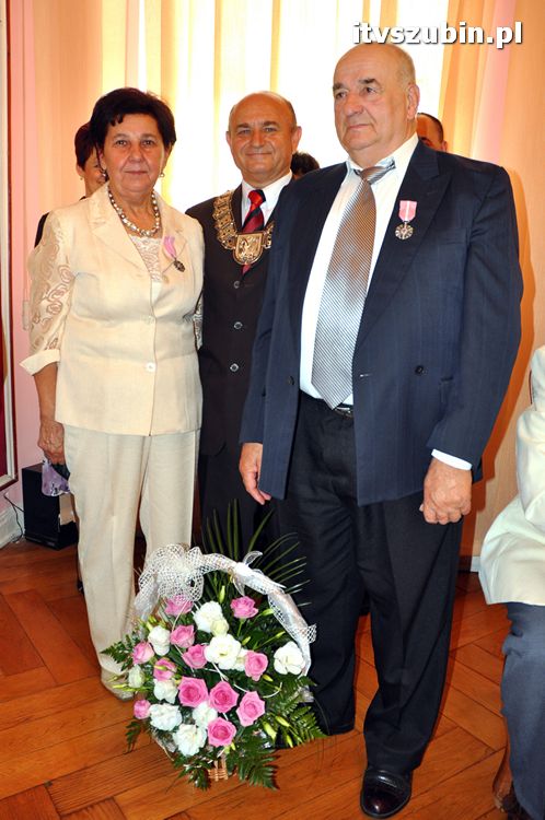 Sześć par za długoletnie pożycie małżeńskie otrzymało medal nadany przez Prezydenta RP