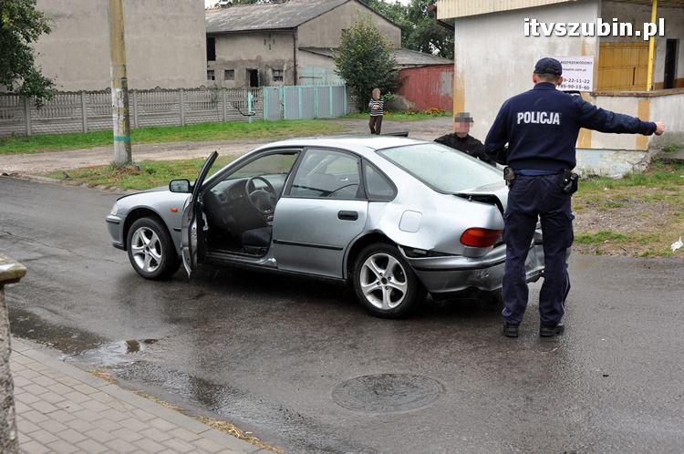 Wypadek w Wolwarku, kobieta w ciąży odwieziona do szpitala