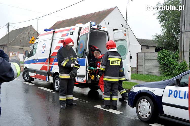 Wypadek w Wolwarku, kobieta w ciąży odwieziona do szpitala