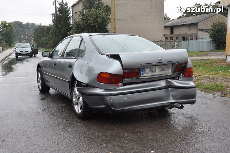 Wypadek w Wolwarku, kobieta w ciąży odwieziona do szpitala