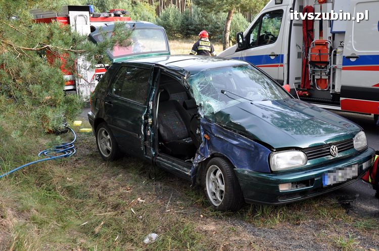 Wypadek drogowy w Mąkoszynie, dwóch poszkodowanych