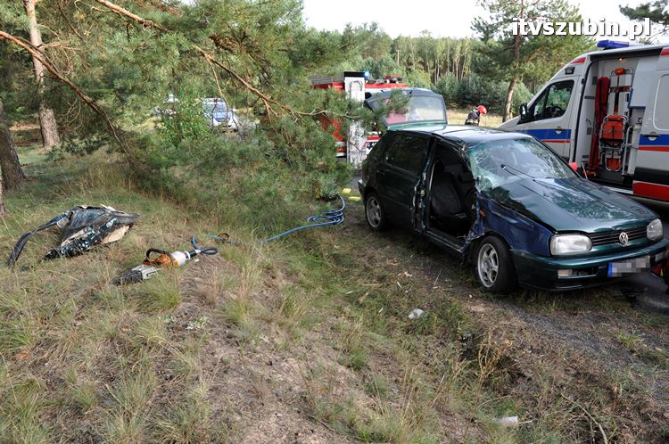 Wypadek drogowy w Mąkoszynie, dwóch poszkodowanych