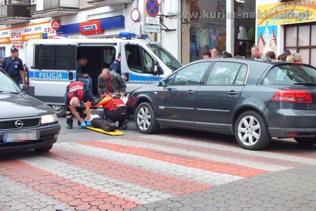 Potrącenie pieszej na pasach w Nakle nad Notecią