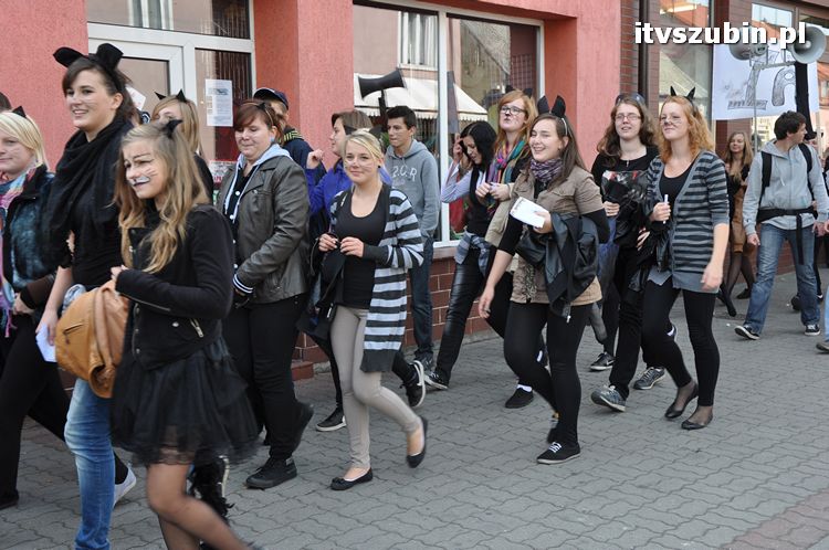 Otrzęsiny klas pierwszych w szubińskim liceum