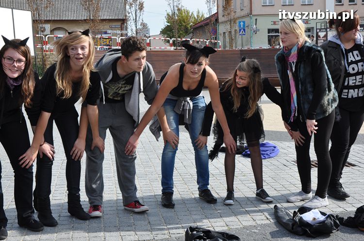 Otrzęsiny klas pierwszych w szubińskim liceum