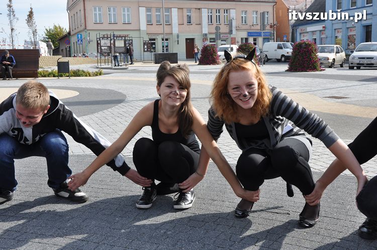 Otrzęsiny klas pierwszych w szubińskim liceum