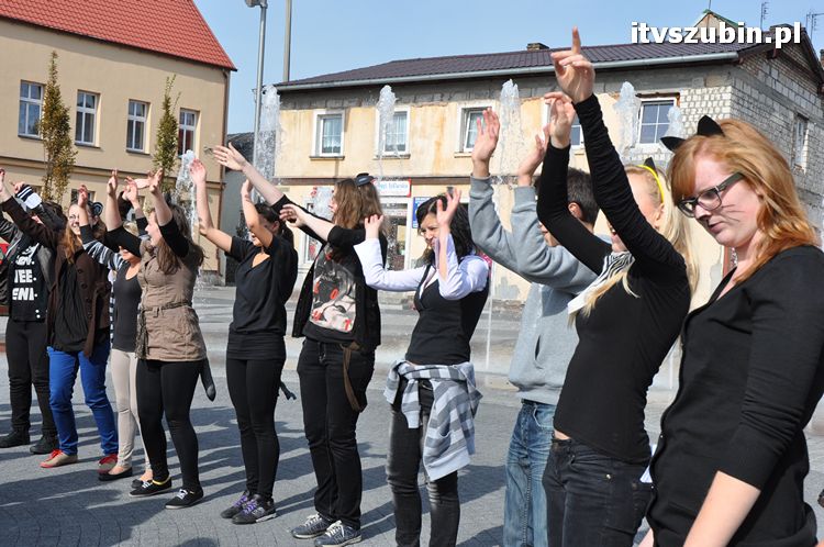 Otrzęsiny klas pierwszych w szubińskim liceum