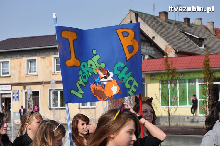 Otrzęsiny klas pierwszych w szubińskim liceum