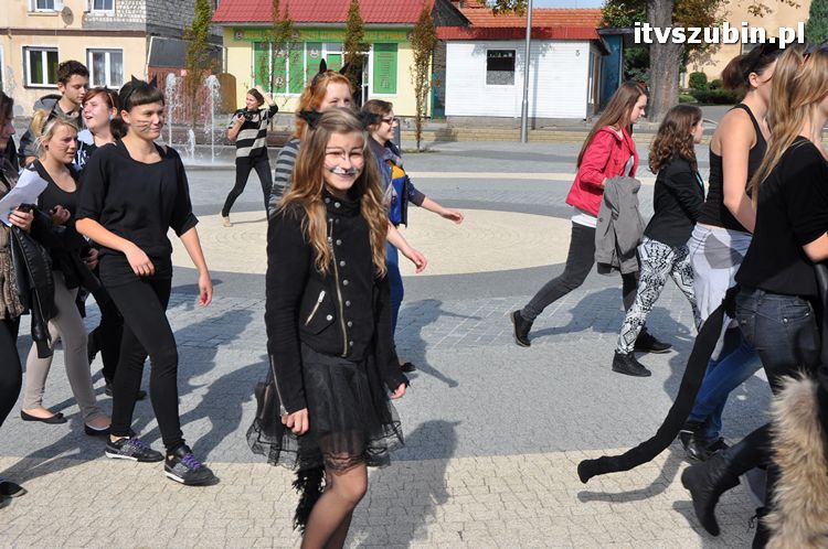 Otrzęsiny klas pierwszych w szubińskim liceum