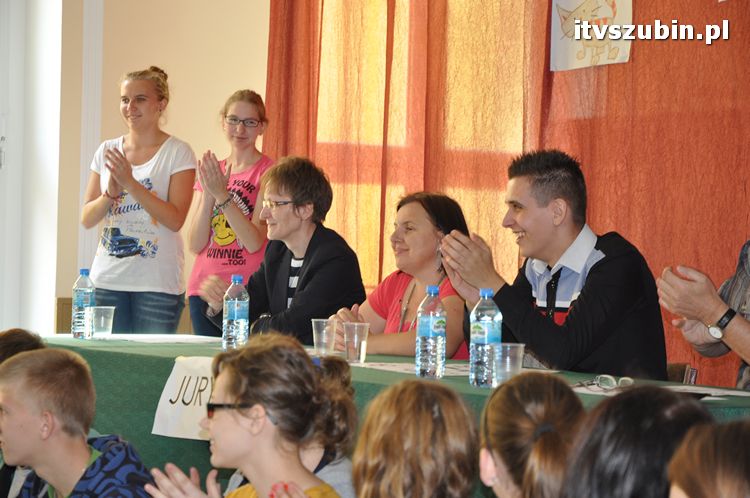 Otrzęsiny klas pierwszych w szubińskim liceum