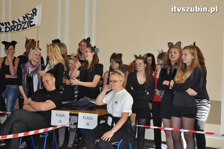 Otrzęsiny klas pierwszych w szubińskim liceum