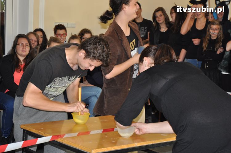 Otrzęsiny klas pierwszych w szubińskim liceum