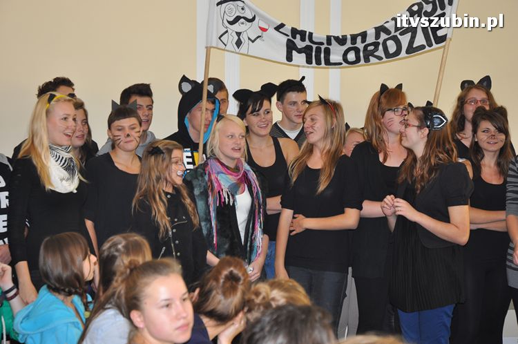 Otrzęsiny klas pierwszych w szubińskim liceum