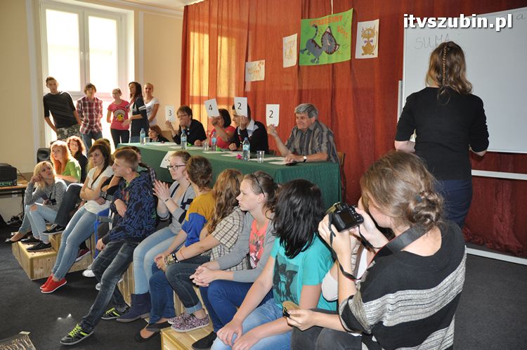 Otrzęsiny klas pierwszych w szubińskim liceum