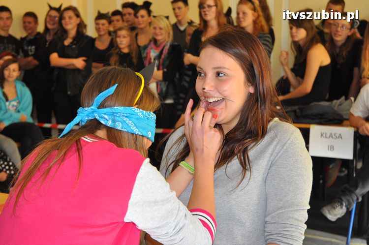 Otrzęsiny klas pierwszych w szubińskim liceum