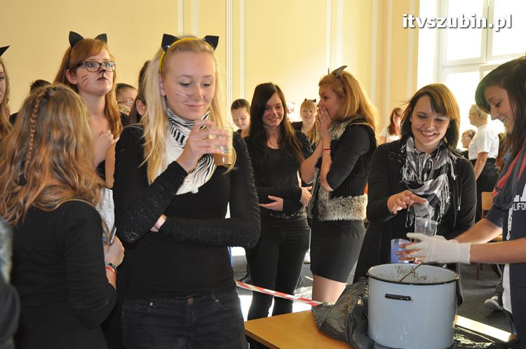 Otrzęsiny klas pierwszych w szubińskim liceum