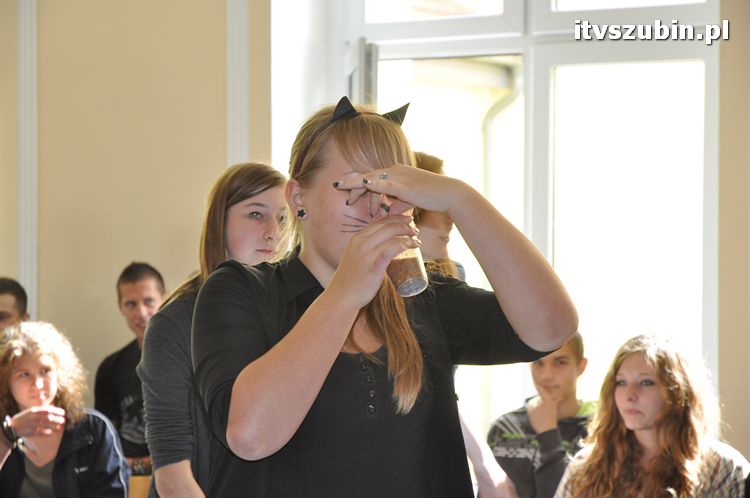 Otrzęsiny klas pierwszych w szubińskim liceum