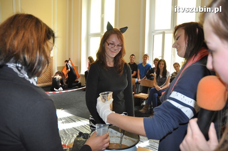 Otrzęsiny klas pierwszych w szubińskim liceum
