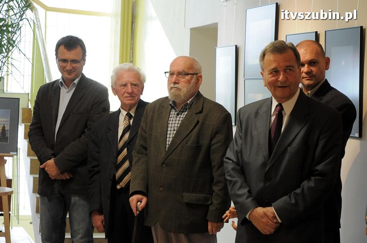Wszystkie drogi prowadzą do... - kolejna wystawa fleszowców w RBP