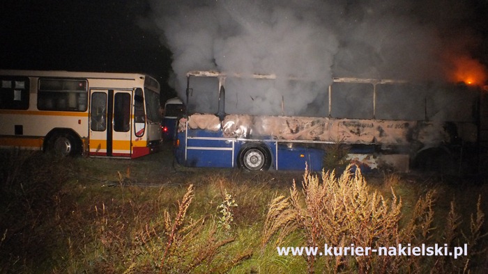 Nocny pożar w Muzeum Autobusów w Paterku