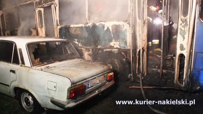 Nocny pożar w Muzeum Autobusów w Paterku
