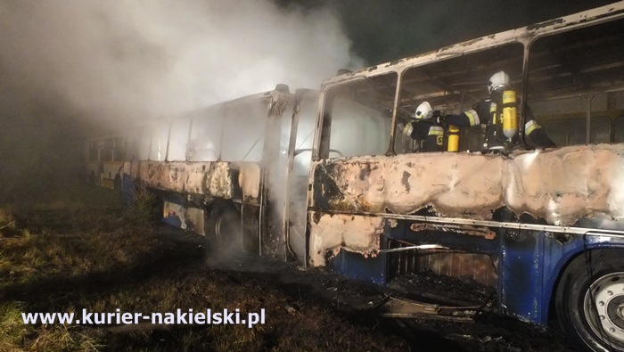 Nocny pożar w Muzeum Autobusów w Paterku